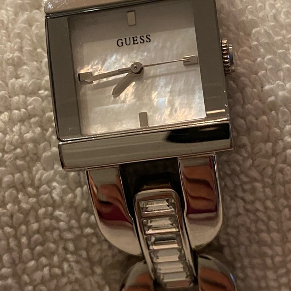 Women Guess watch - Picture 1 of 3